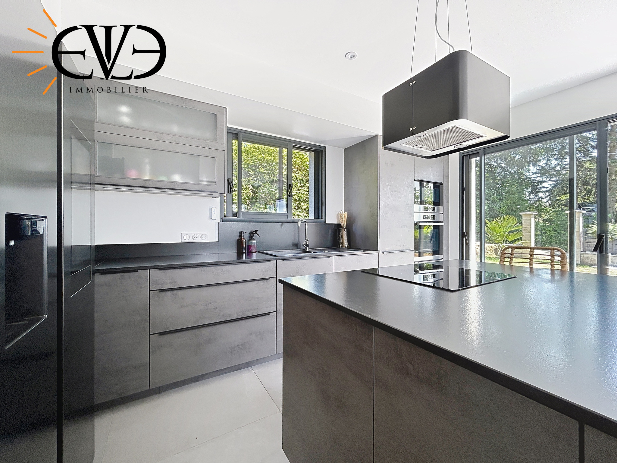 À vendre, L’Imprenable, une somptueuse villa neuve avec une vue panoramique