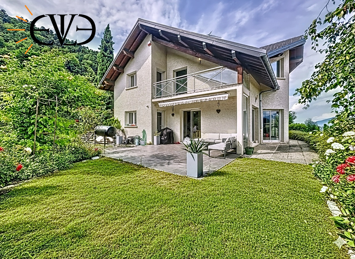 ‘La Panoramique’   Villa d’Architecte de 248 m2 à Monnetier-Mornex
