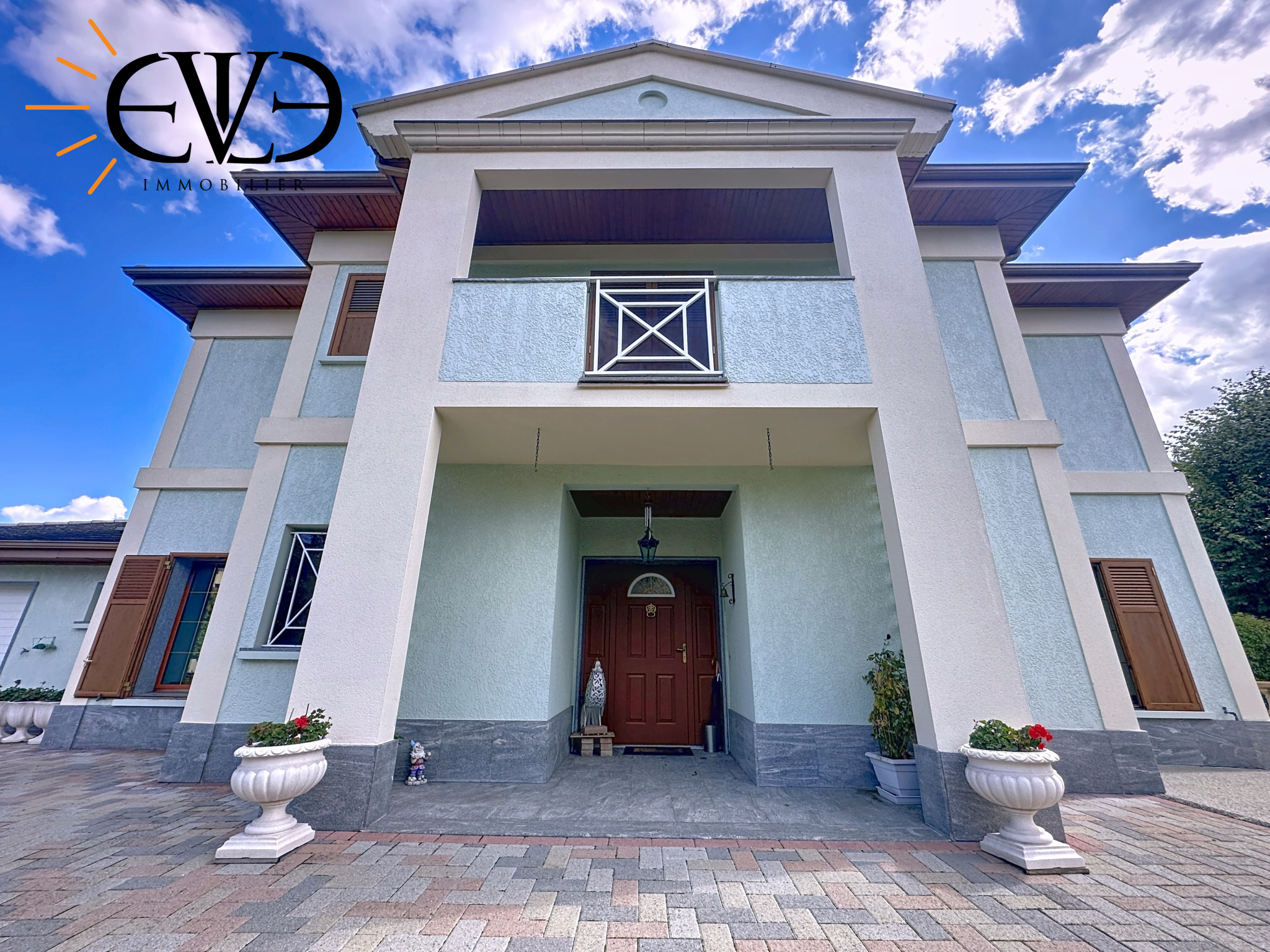 À Vendre : ‘La Majestueuse’   Maison de maître au cœur de Saint-Julien-en-Genevois