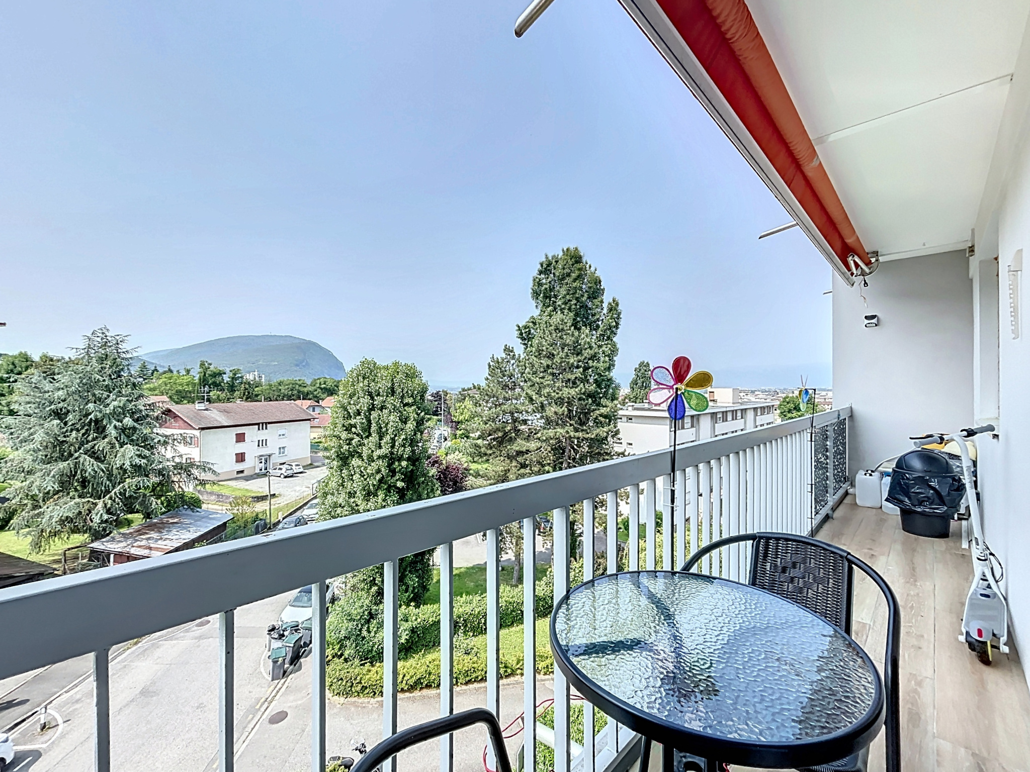 À louer : « Le Traversant »   Superbe T4 rénové de 75 m2 avec balcon & loggias   Annemasse