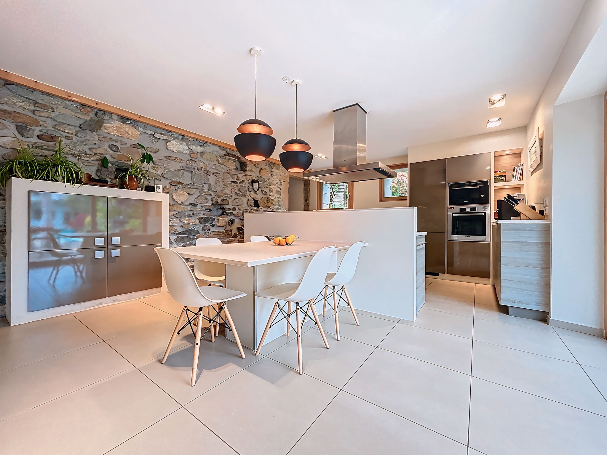 Le Chaleureux : corps de ferme à vendre à 10 min de la frontière SUISSE