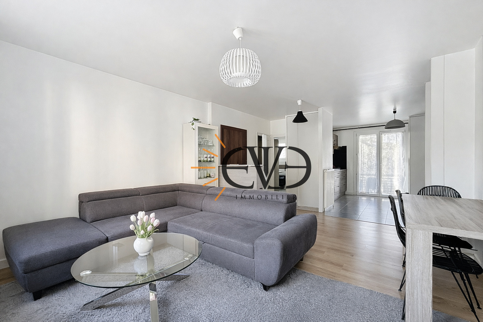 À vendre   Le Malin Appartement T3 rénové de 63 m2 à Annemasse   Opportunité à fort potentiel